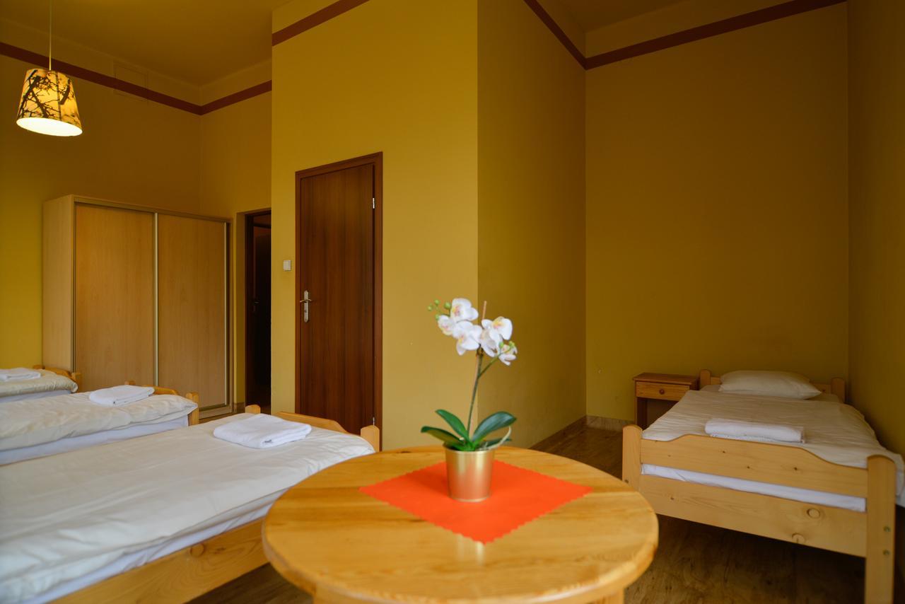 Dom Turysty Pttk W Bielsku - Bialej Otel Bielsko-Biała Dış mekan fotoğraf