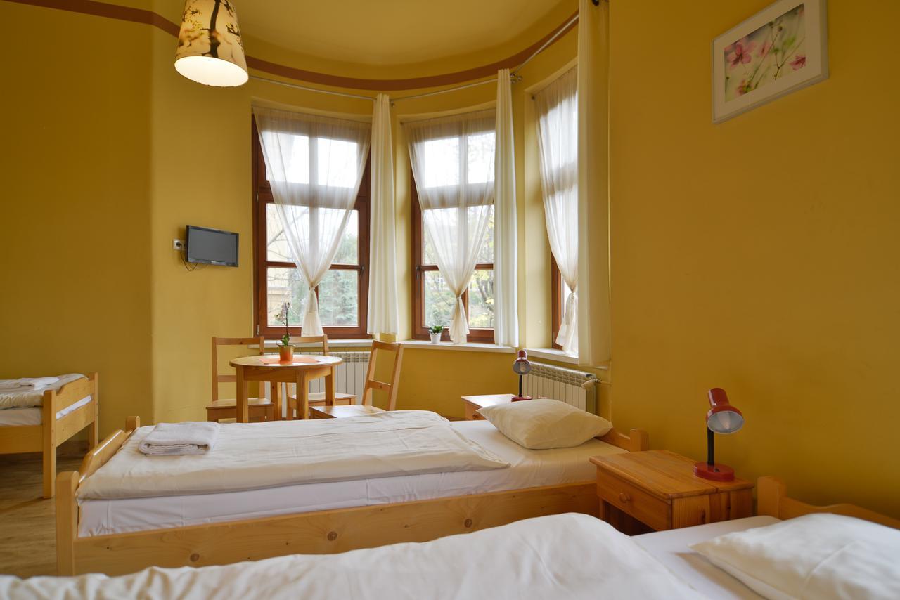 Dom Turysty Pttk W Bielsku - Bialej Otel Bielsko-Biała Dış mekan fotoğraf