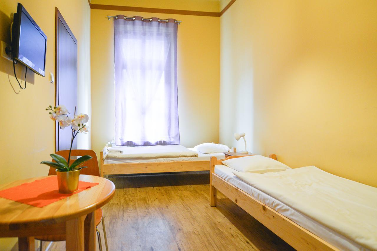 Dom Turysty Pttk W Bielsku - Bialej Otel Bielsko-Biała Dış mekan fotoğraf