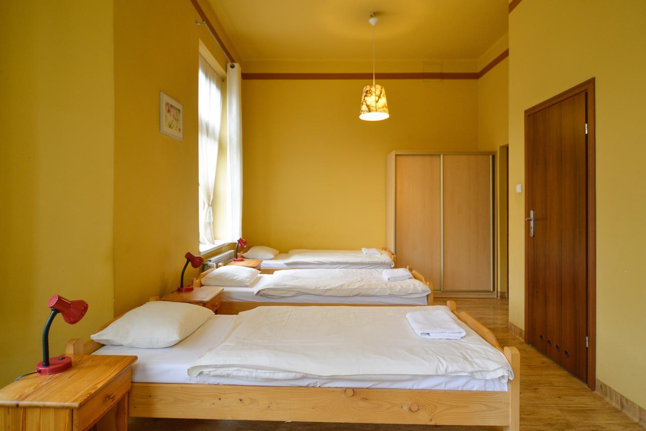 Dom Turysty Pttk W Bielsku - Bialej Otel Bielsko-Biała Dış mekan fotoğraf