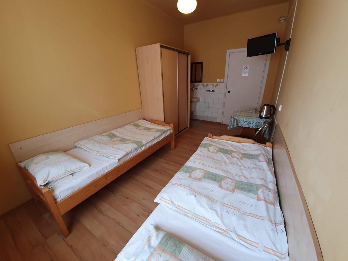 Dom Turysty Pttk W Bielsku - Bialej Otel Bielsko-Biała Dış mekan fotoğraf