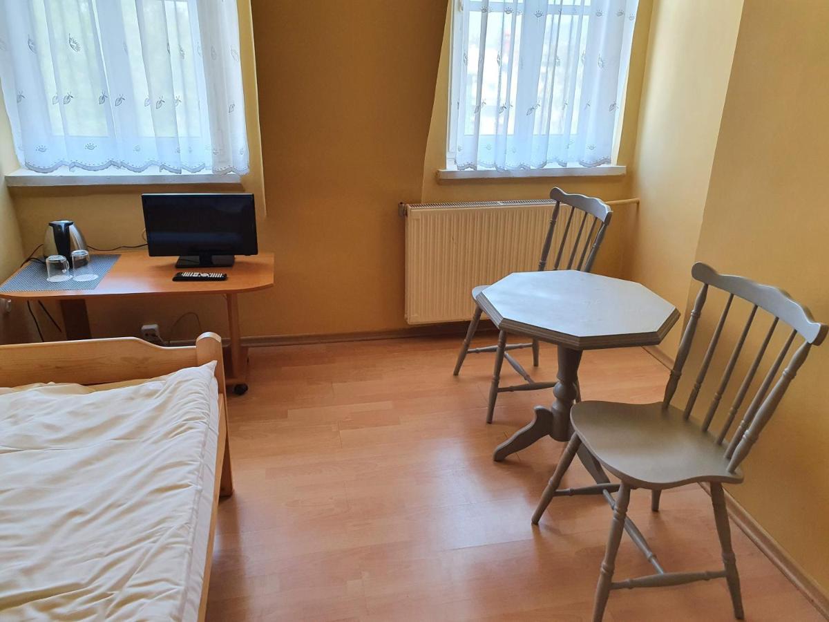 Dom Turysty Pttk W Bielsku - Bialej Otel Bielsko-Biała Dış mekan fotoğraf