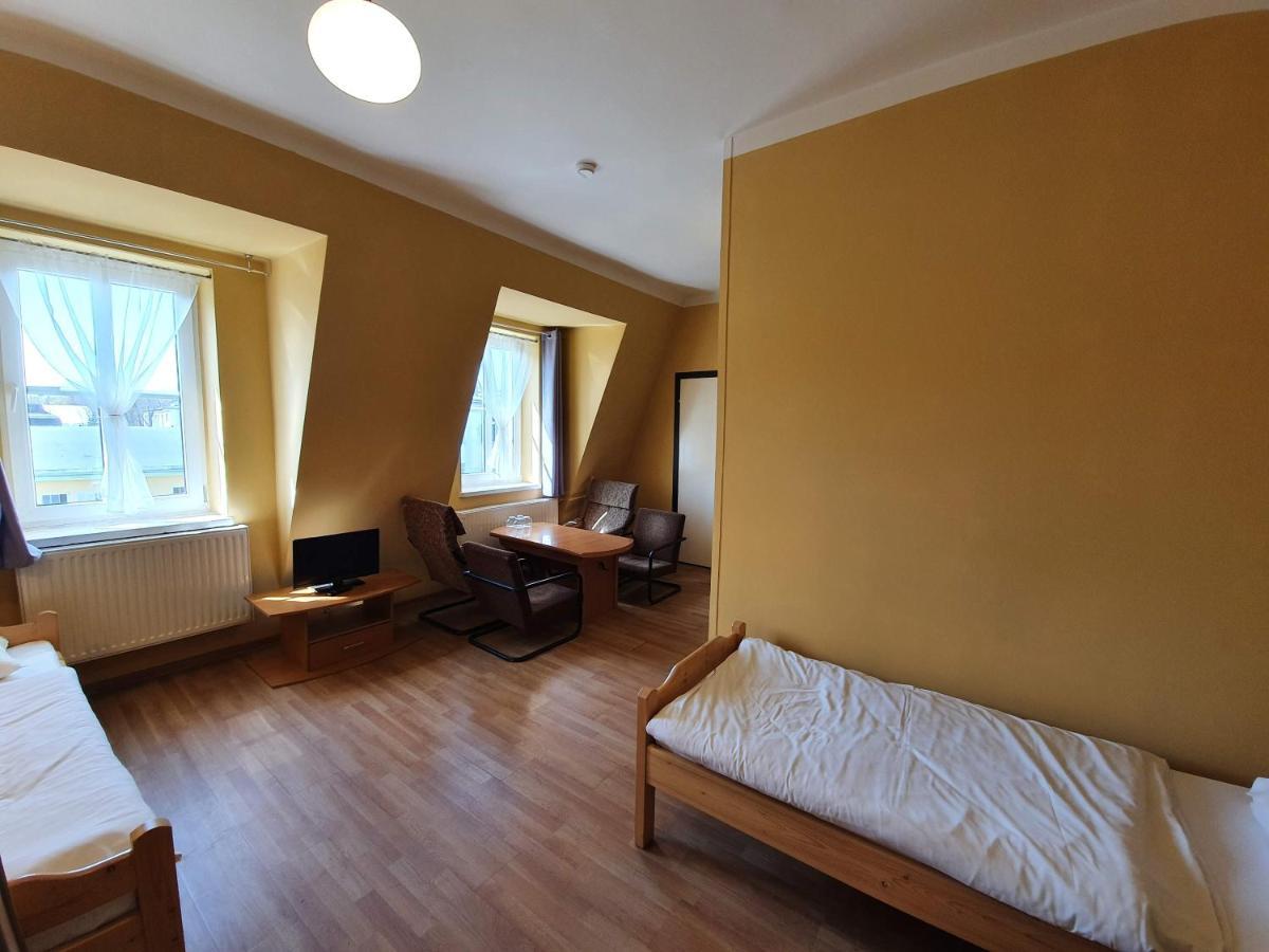 Dom Turysty Pttk W Bielsku - Bialej Otel Bielsko-Biała Dış mekan fotoğraf